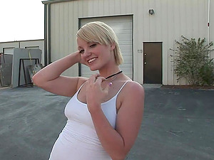 Aliyssa Moore shows off her big tits and caboose in public