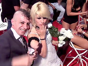 La porno boda de Nora Barcelona y RatPenat SEB 2015