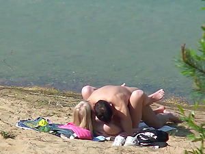 PUBLIC BEACH Suck and Fuck CAUGHT On CAMERA