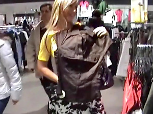 Sexy Couple Has Sex in Public Dressing Room