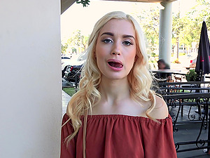 Awesome hottie Anastasia Knight wants to ride a dick outdoors