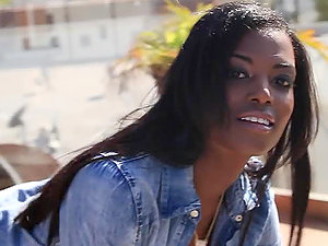 Black stunner Danielle Nicole  gets naked behind the glass
