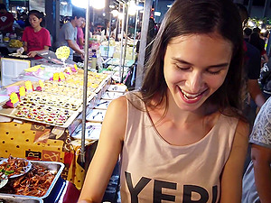 Video of amateur Lona Mia going shopping with her boyfriend